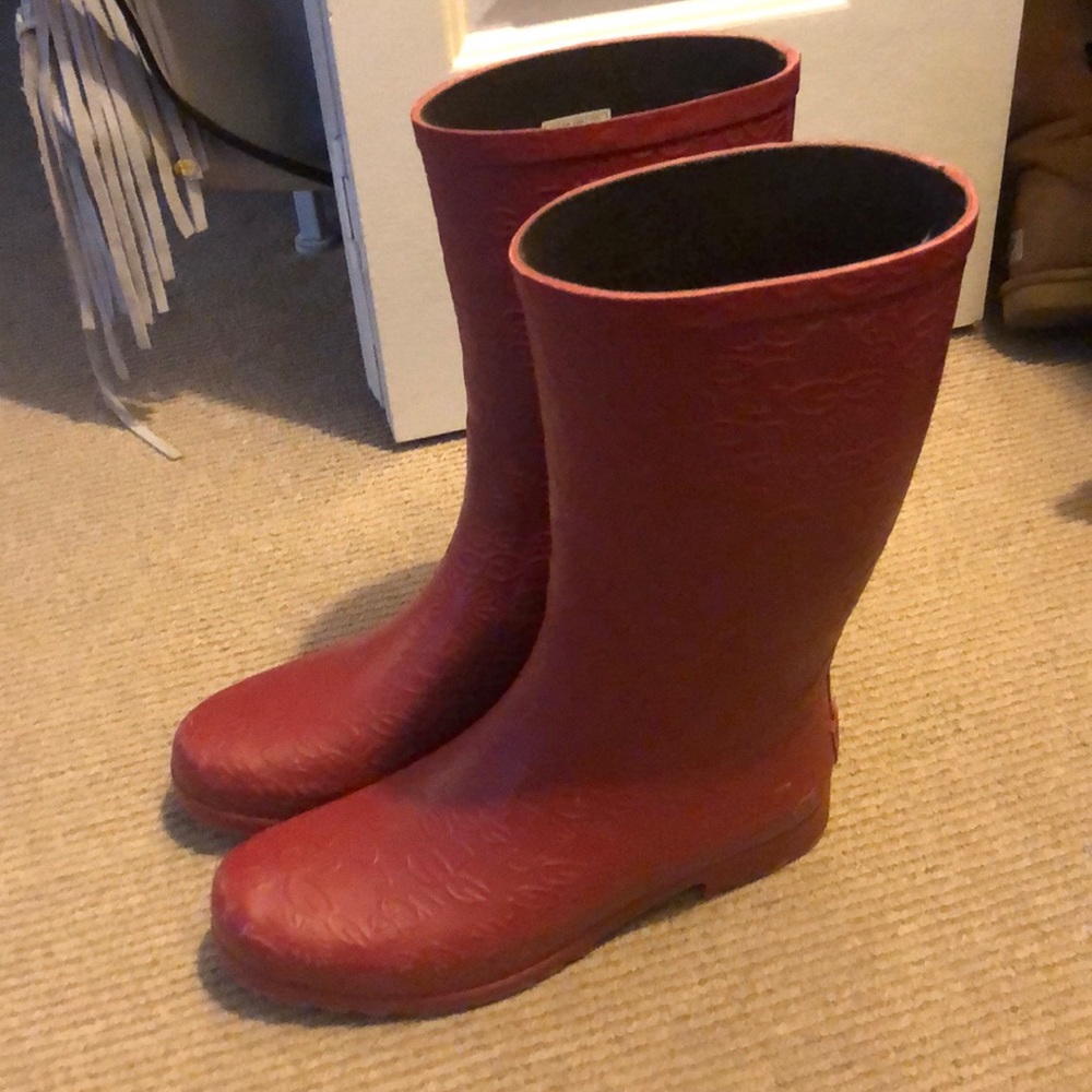 Ugh rain boots
